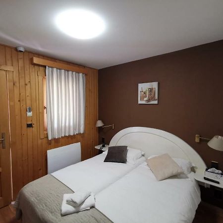 Auberge Saint-Jean Villequier-Aumont Εξωτερικό φωτογραφία